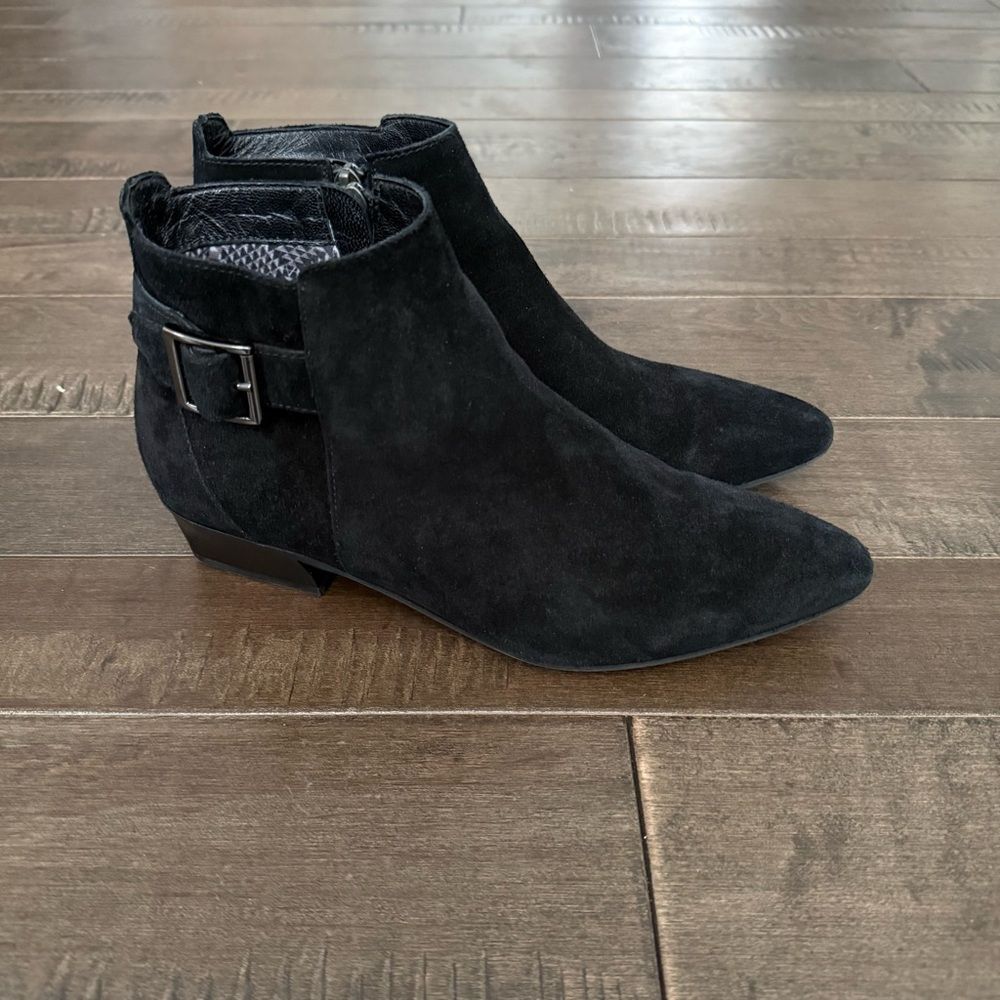 AQUATALIA Fernn Weatherproof Suede Booties Ankle Boots Black Leather 9.5